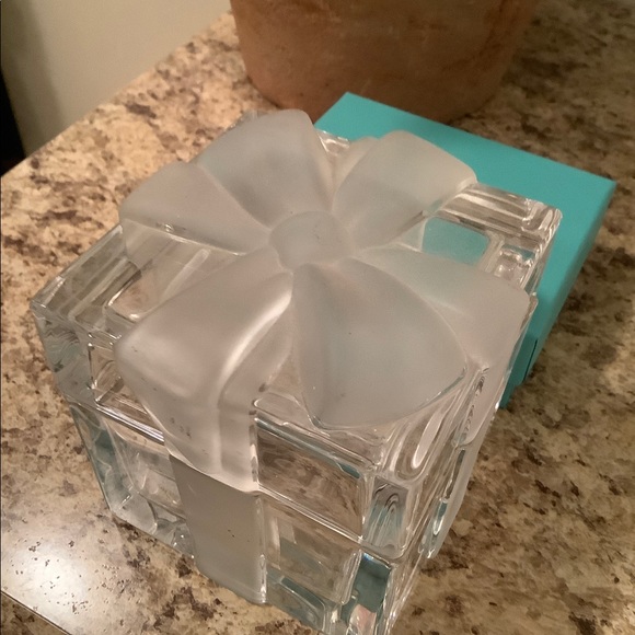 Tiffany crystal trinket box - Picture 1 of 4